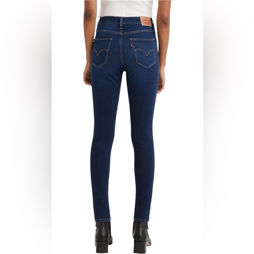 Levi’s 720 High Rise Super Skinny Jean Dark Wash Women’s Size 32